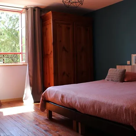 Frühstückspension Moulin Pont Vieux D'hotes 4*