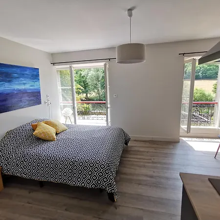 Moulin Pont Vieux D'hotes Bed & Breakfast 3*
